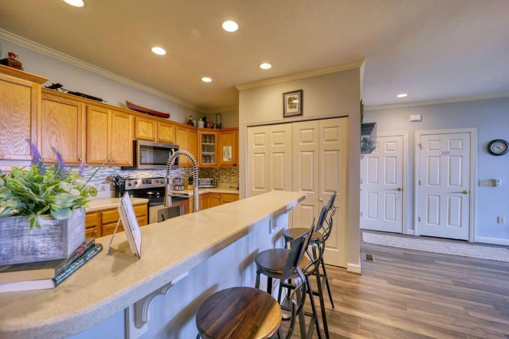 Bucket List Views Sugar Mountain Private Condo - 2Bed, 2Bath, Sleeps 6, Panoramic Views Of Mountains From Large Deck, Short Drive To Shopping, Restaurants, Cafes & Banner Elk Town Екстериор снимка