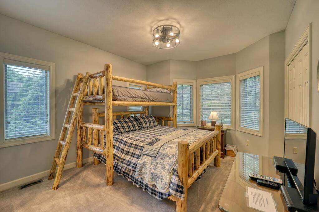 Bucket List Views Sugar Mountain Private Condo - 2Bed, 2Bath, Sleeps 6, Panoramic Views Of Mountains From Large Deck, Short Drive To Shopping, Restaurants, Cafes & Banner Elk Town Екстериор снимка